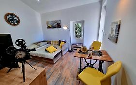 Retro Chic Studio Pula