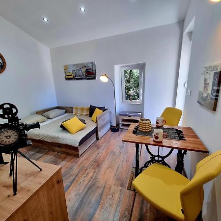 Retro Chic Studio Pula Extérieur photo